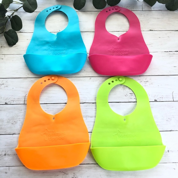 Tommee Tippee Silicone Bibs Set of 4 - Picture 1 of 3